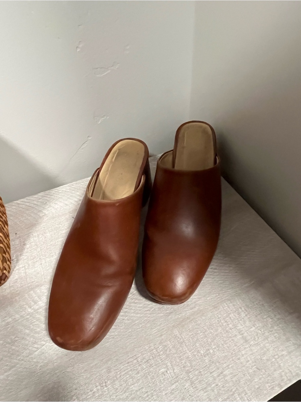 Nisolo Chestnut Brown Leather Slip-On Mules